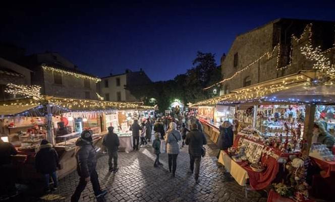 Viterbo, Lavoro E Feudalesimo Viterbicolo, "Ecco Come Vengono Sfruttati I Lavoratori E I Fornitori Di Caffeina E Caffeina Christmas" - Citta Paese